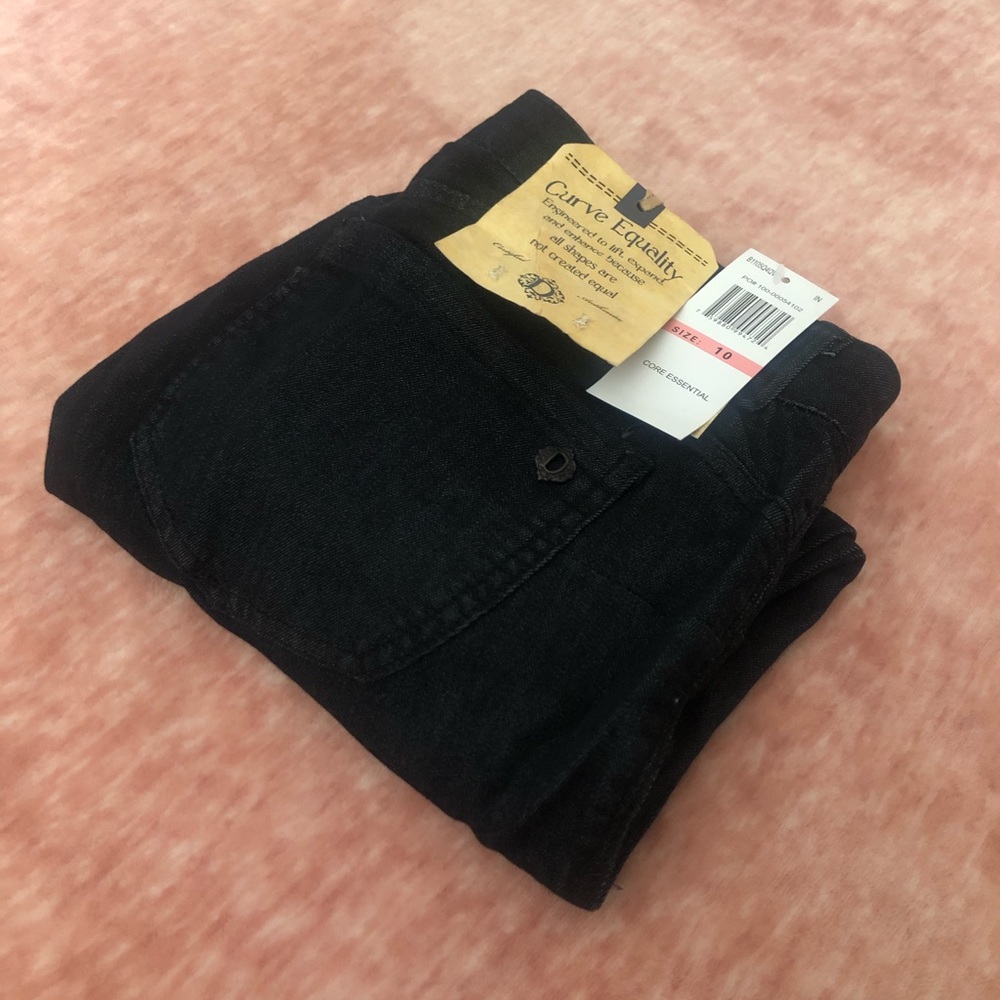 Size 10 | Democracy Dark Wash Jegging